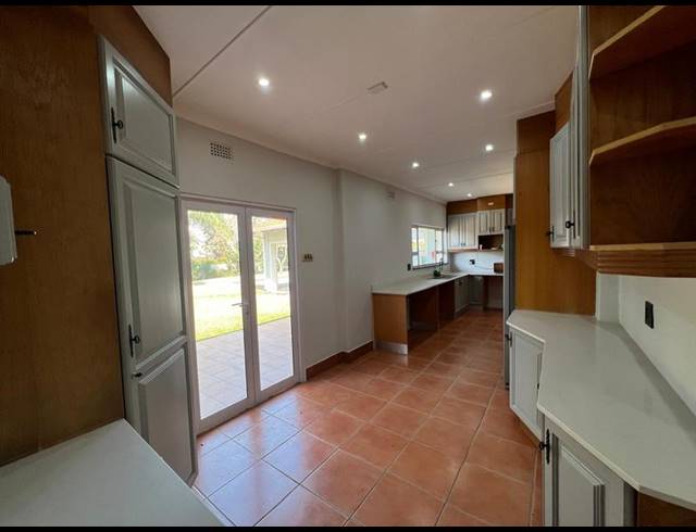 4 BEDROOM PROPERTY TO RENT IN LA LUCIA